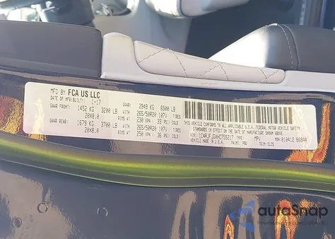 2017 Jeep Grand Cherokee Summit 4X4 z USA, uszkodzony, nr VIN 1C4RJFJGXHC755217